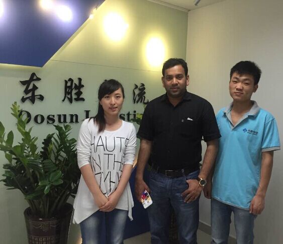 東勝物流香港進(jìn)出口--印度客戶(hù)合影